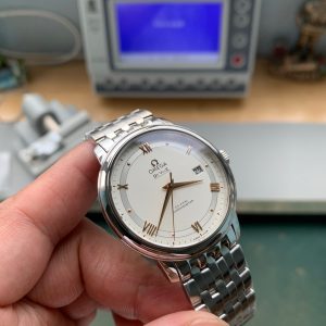 Alternative view of Butterflies flutter like golden needles